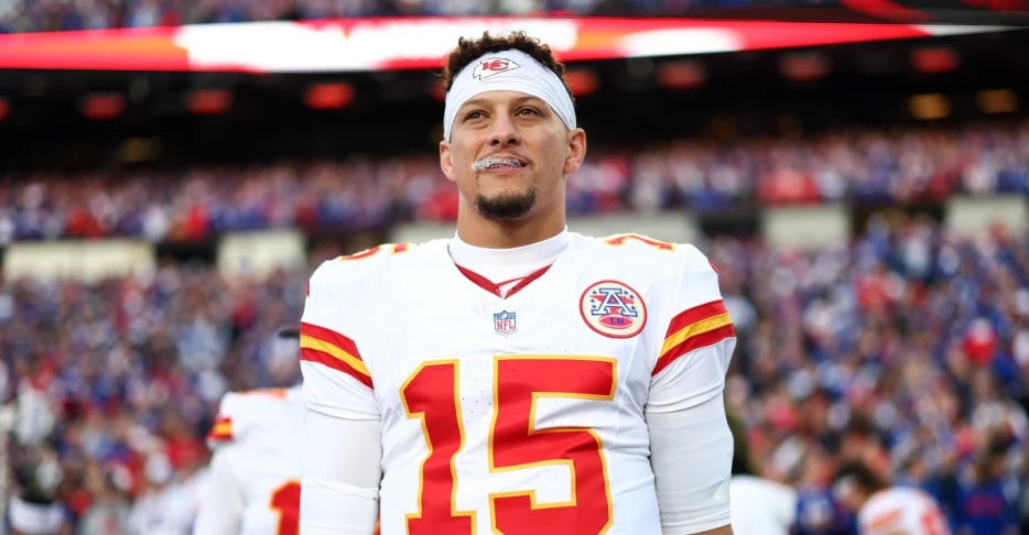 Patrick Mahomes’ boom-or-bust day vs. Bills in Week 9
