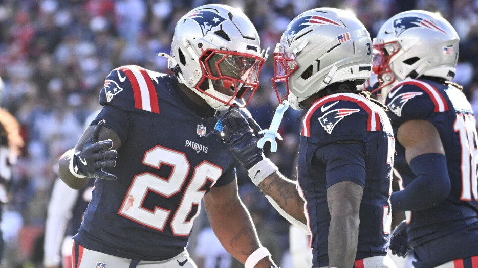 Terrell Jennings’ Mom Has Heartwarming Reaction To Patriots’ RB’s First NFL TD
