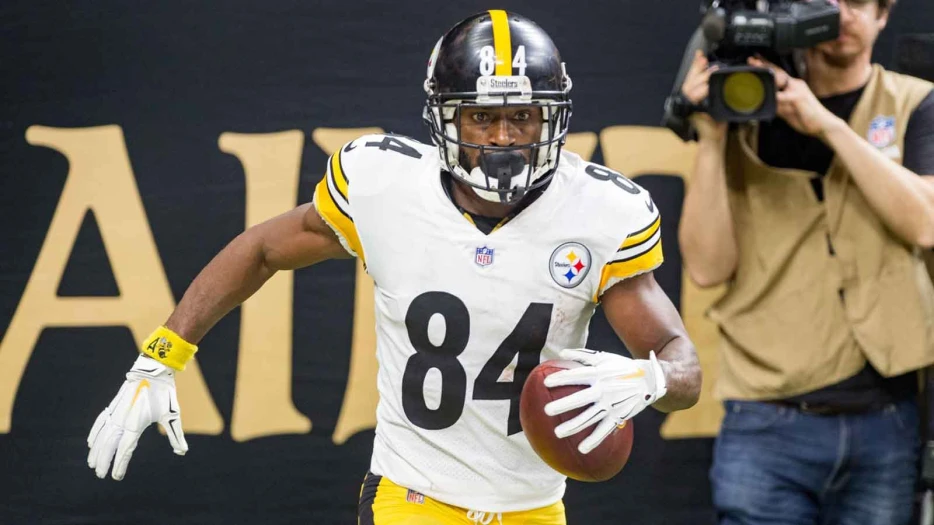 Antonio Brown extradited from Dubai, in custody for attempted murder