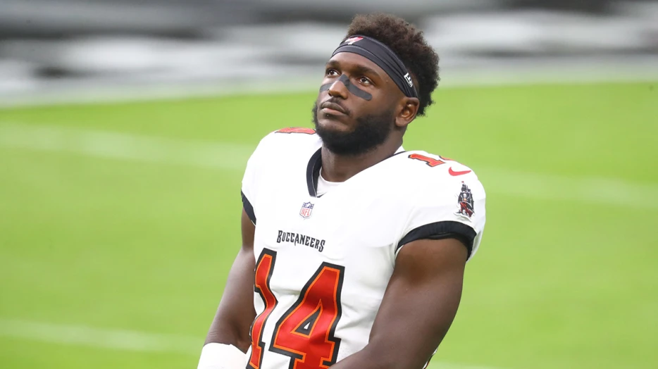 Buccaneers’ Chris Godwin, Bucky Irving’s practice absences raise Week 10 questions
