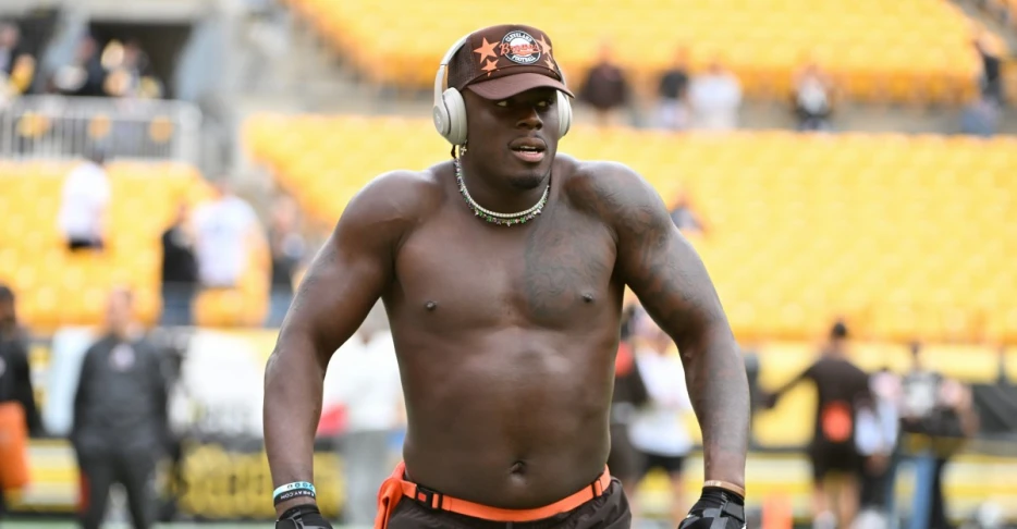 Daily Dawg Chow 11/06: David Njoku excited he’s still with Browns, more