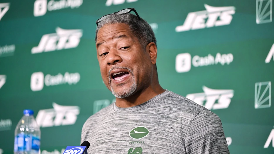 Jets DC Steve Wilks goes on ‘grown men’ rant after benching Quincy Williams
