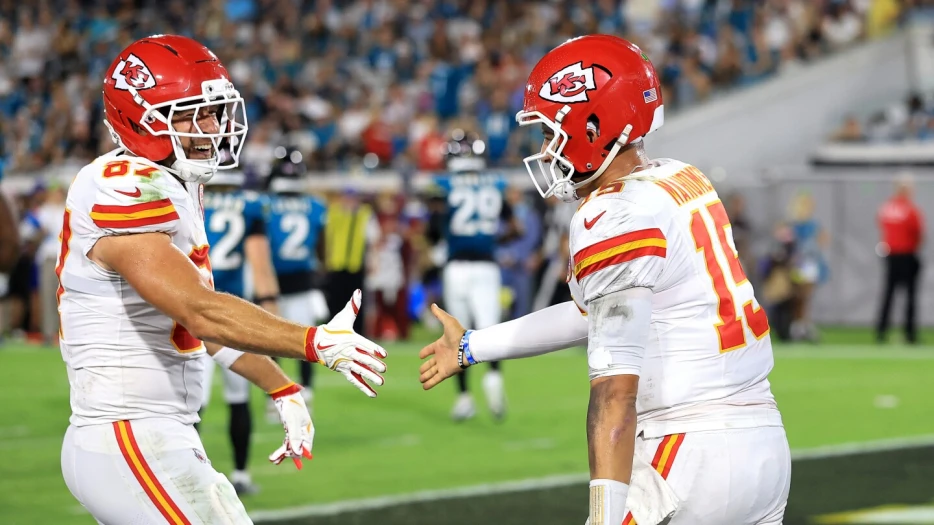 Monday Night Football: Chiefs lead Jaguars 14-7 at halftime