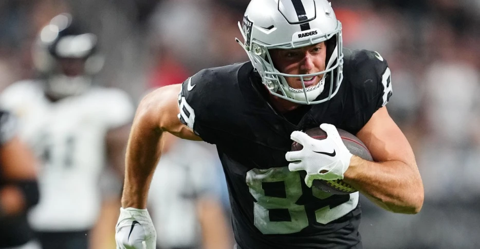 Raiders Week 10: Brock Bowers makes offense go; Broncos know it