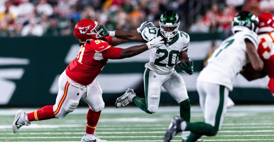 Chiefs News 11/7: The Chiefs offered a 4th round pick for Breece Hall