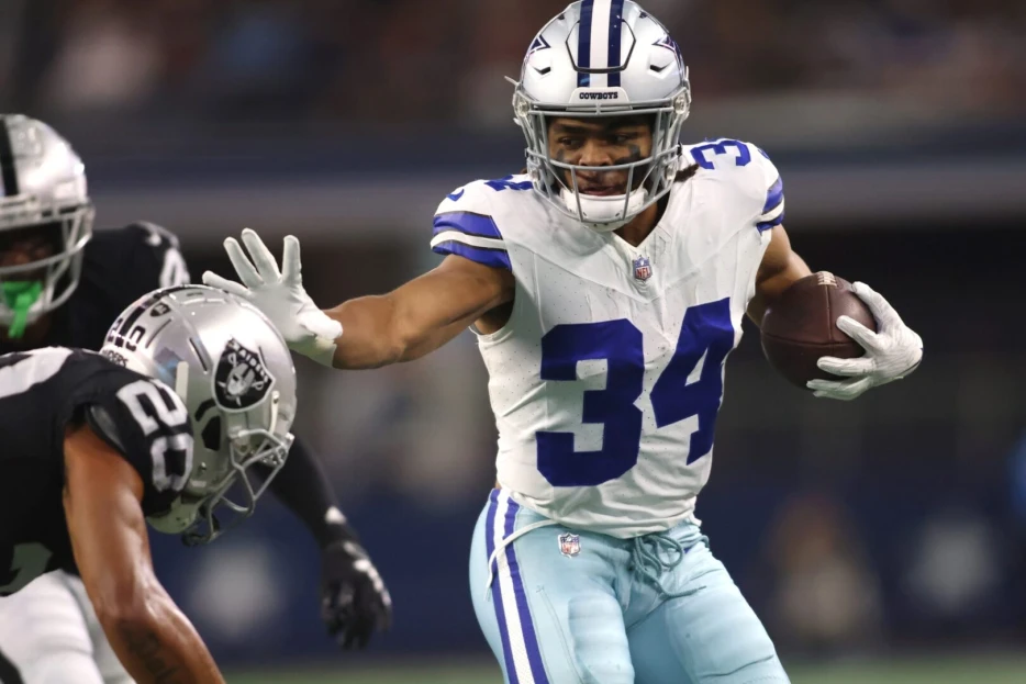 Cowboys Re-Sign RB Malik Davis To Practice Squad