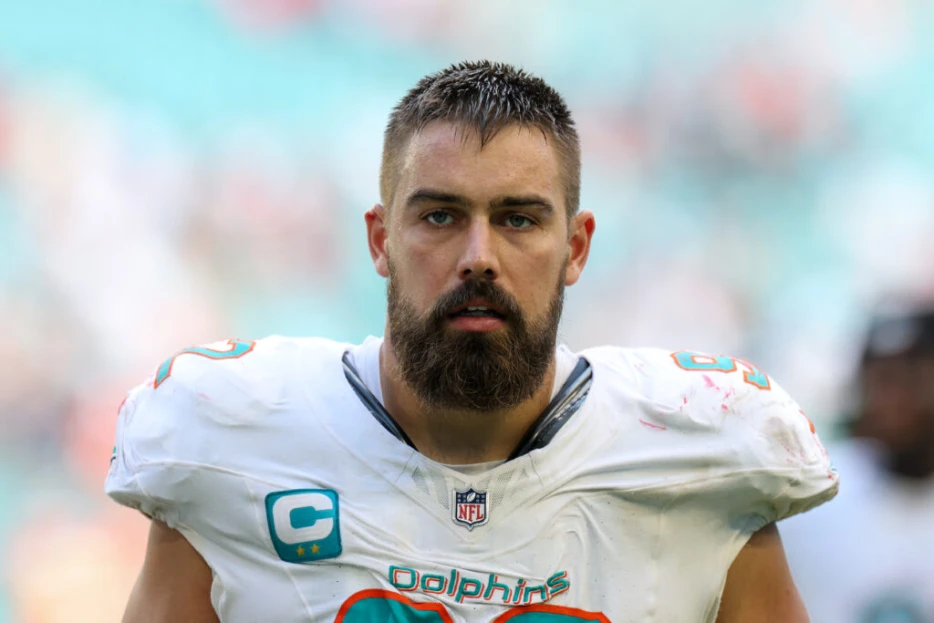 Dolphins DT Zach Sieler Drew Trade Interest