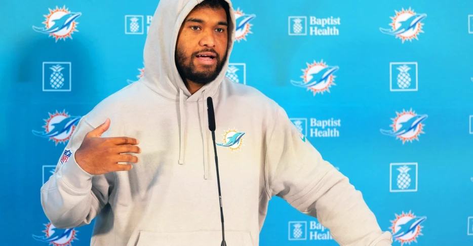 How can the Dolphins move off Tua Tagovailoa?