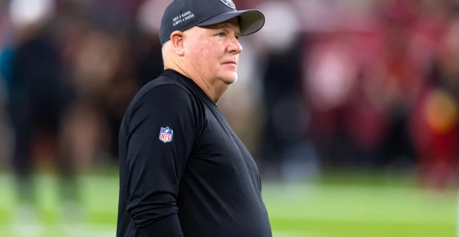 Lifeless Raiders offense against Denver Broncos puts Chip Kelly on hot seat