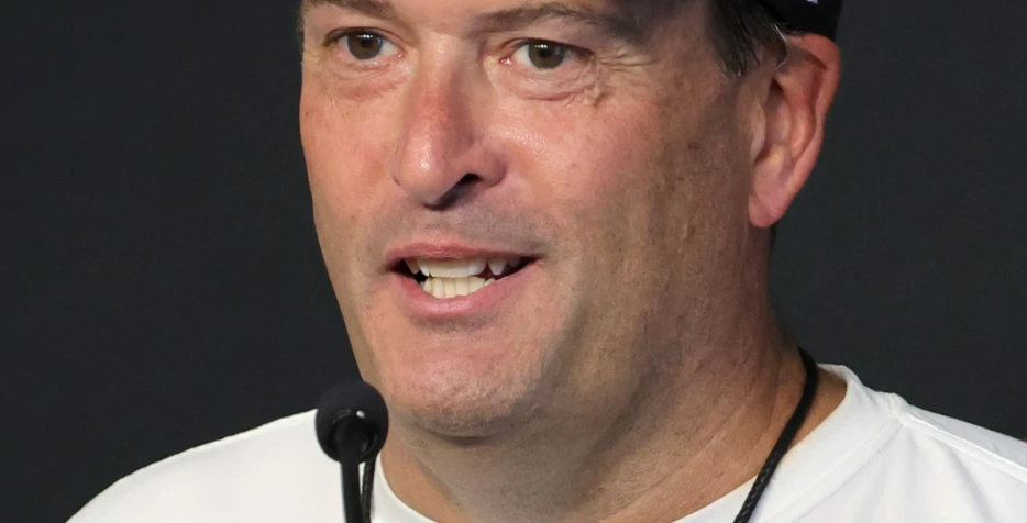 Pete Carroll fires Tom McMahon