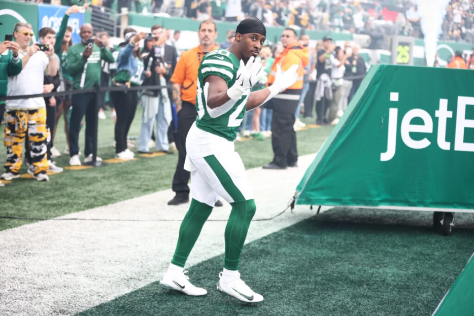 Jets’ Breece Hall Didn’t Request Trade; Latest On Jermaine Johnson