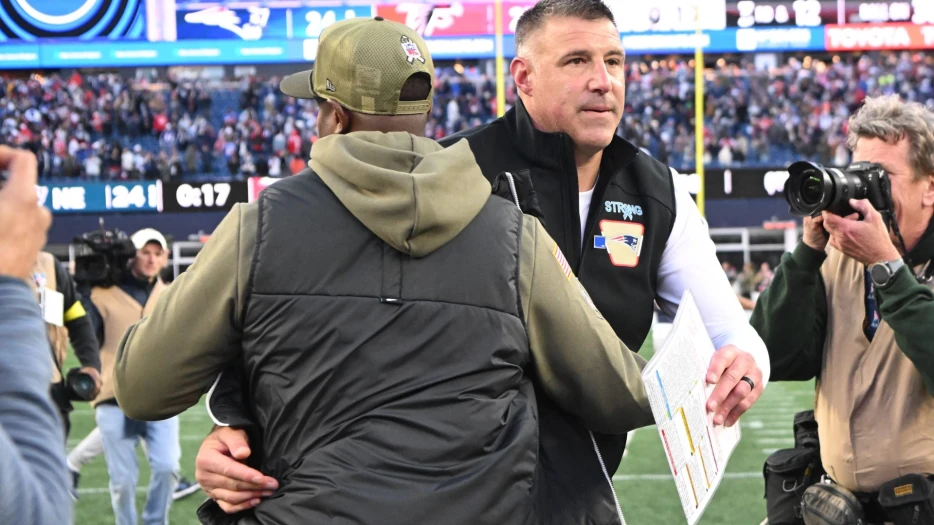 NFL Insider Tabs Mike Vrabel As Midseason Coach Of The Year