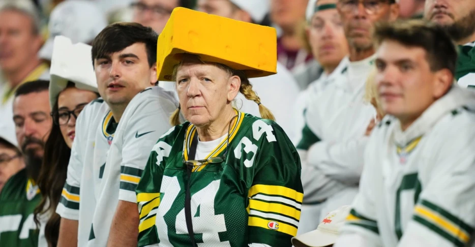 Packers fans’ confidence plummets after brutal upset loss to Panthers