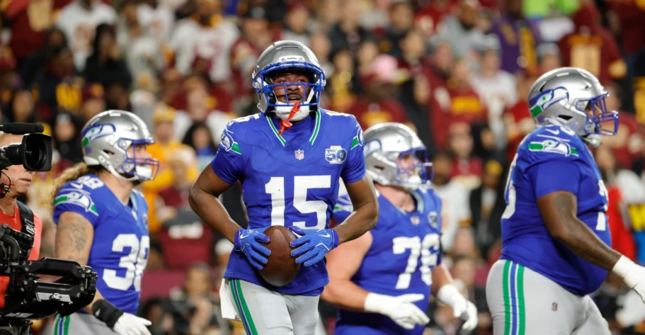 Seahawks injury report: Ernest Jones, Tory Horton doubtful vs. Cardinals