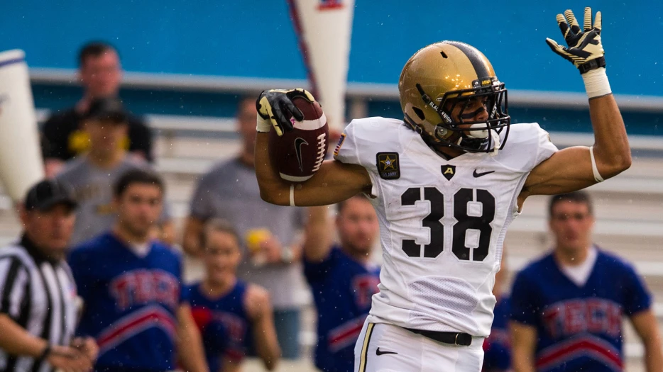 Army vet gets Super Bowl tickets in special NFL moment before Veteran’s Day