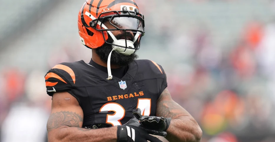 Bears LB D’Marco Jackson fined for hip-drop tackle on Samaje Perine