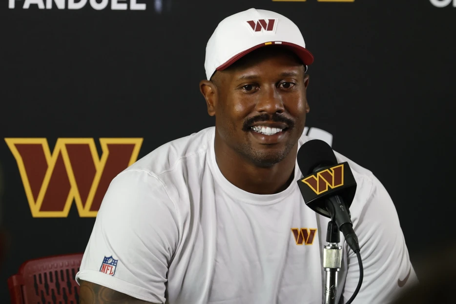 NFC Notes: Myles Garrett, Von Miller, Commanders, Eagles, Giants