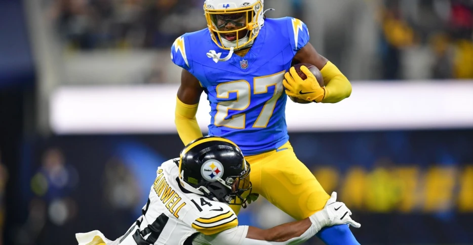 Best and worst PFF grades from Chargers-Steelers: Youngsters lead way over PIT on Sunday Night Football