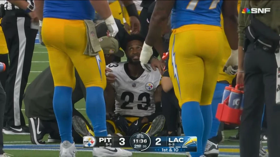 Darius Slay Injured Against Chargers