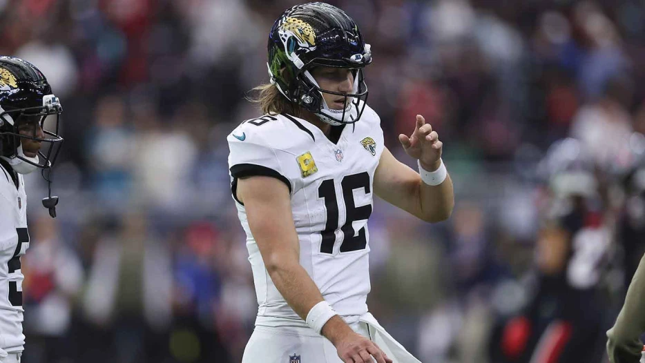 Jaguars’ late collapse in loss to Texans shows why Trevor Lawrence is not the guy