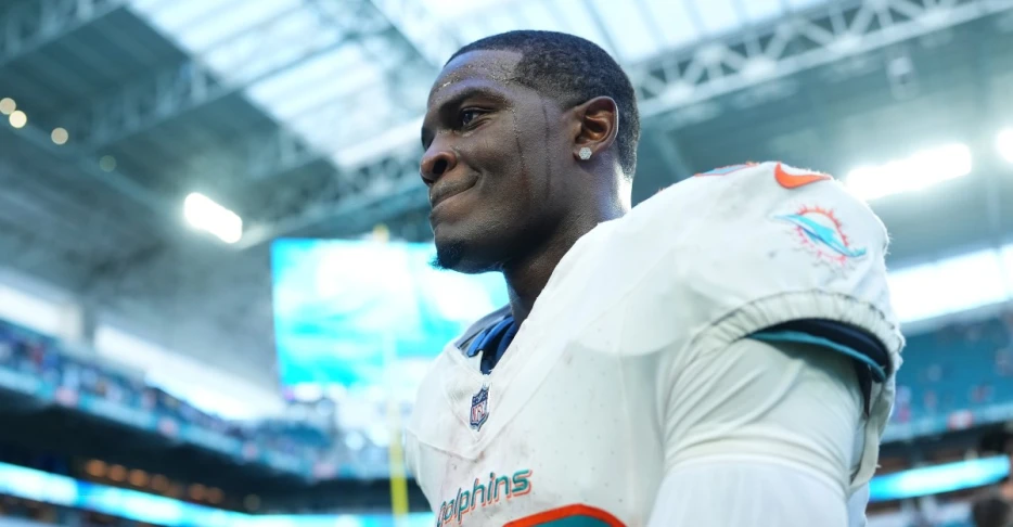 Miami Dolphins open as favorites for Week 11 vs Commanders in Spain