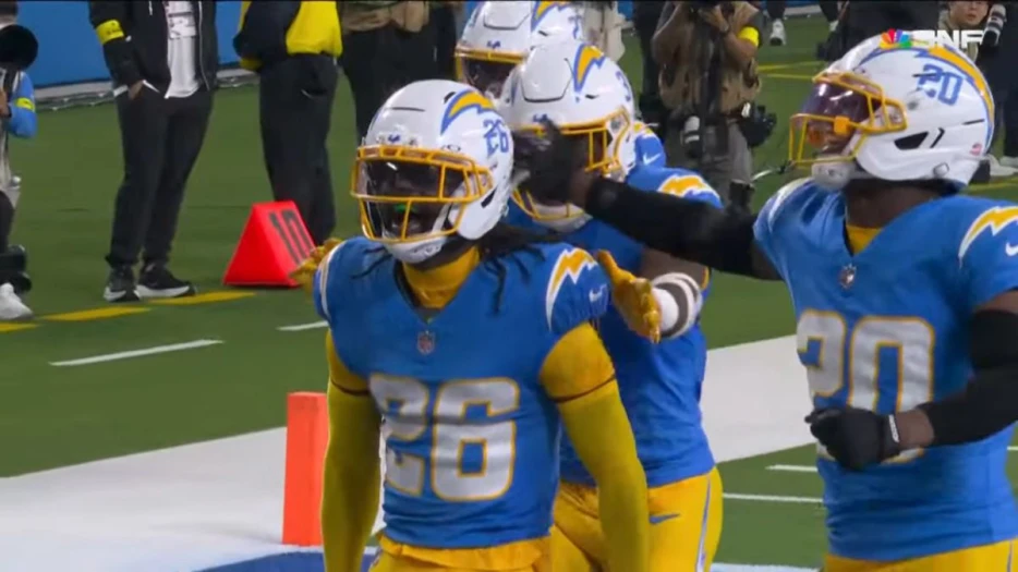 Watch: Former Steelers CB Donte Jackson Picks Off Aaron Rodgers To Cement Chargers’ Win