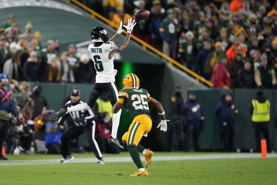 DeVonta Smith Rules, a Gamer on a Team Full of Gamers