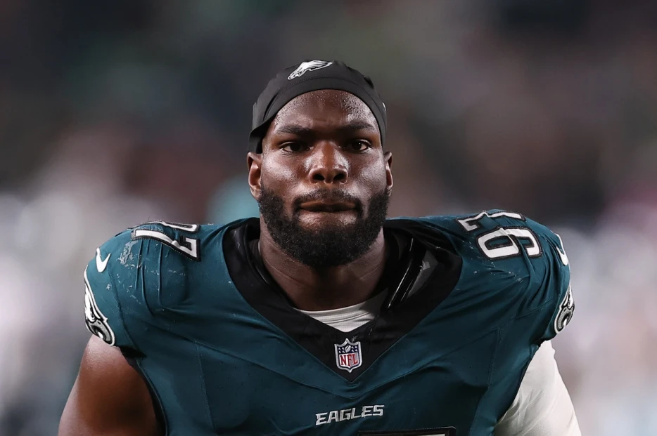 “INSIDE ZONE THIS WAY,” Yells Moro Ojomo Before Eagles Completely Stuff Packers on 4th Down