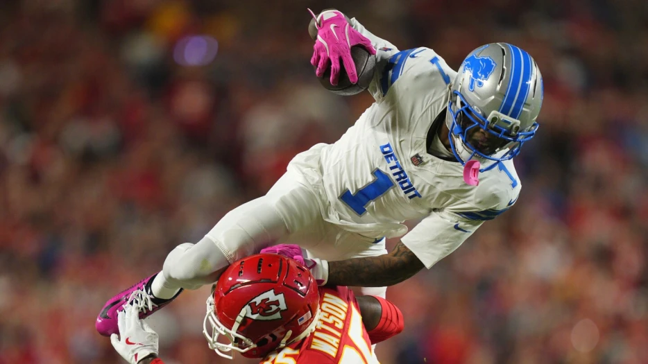Jameson Williams TD catch puts Lions back on top, 10-6