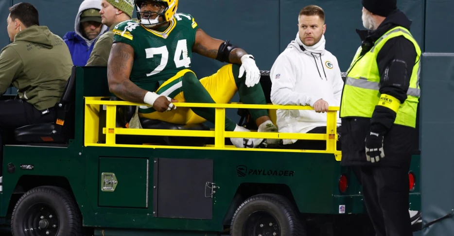 Packers place Elgton Jenkins on IR, bring up Kristian Welch
