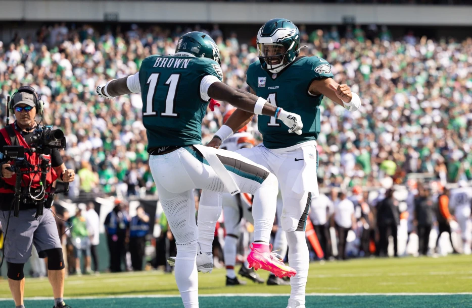 Report: Jalen Hurts and AJ Brown Went Rogue Again on 4th Down Call Against Packers