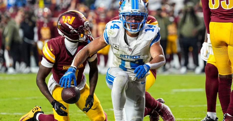 Video emerges of Lions WR Amon-Ra St. Brown’s ‘punch’ prior to Commanders ejection