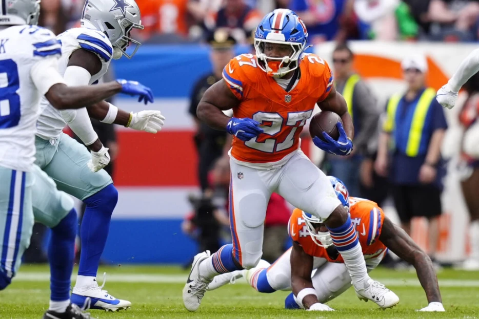 Broncos Considering IR For RB J.K. Dobbins