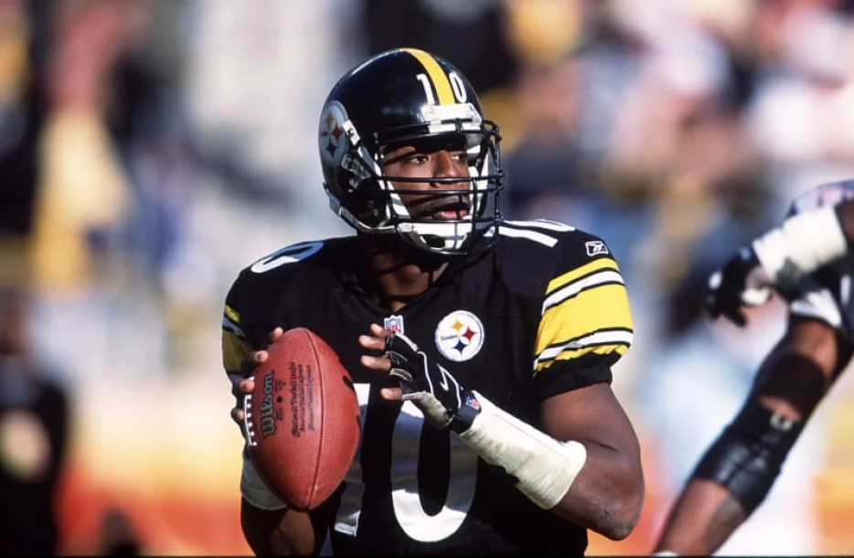Former Steelers QB Has Sights on College HC Position