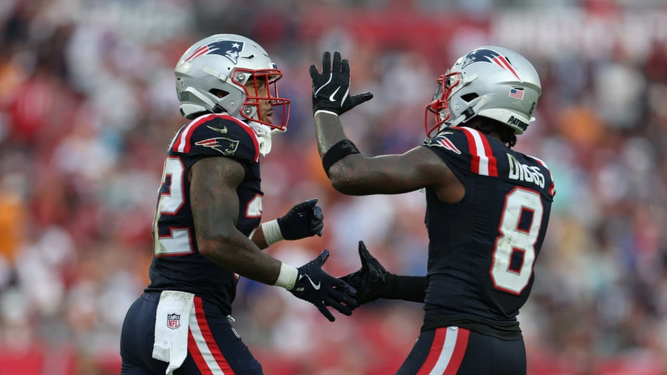 How Mic’d-Up Patriots Reacted To Stefon Diggs TD, Big Plays Vs. Bucs