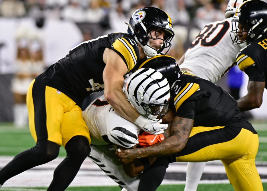 Daily News &amp; Links: Steelers-Bengals Picks; Pittsburgh’s Playoff Odds