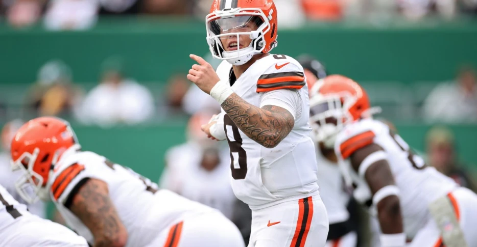 Daily Dawg Chow 11/14: Browns news, Injuries, QB Struggles, Predictions