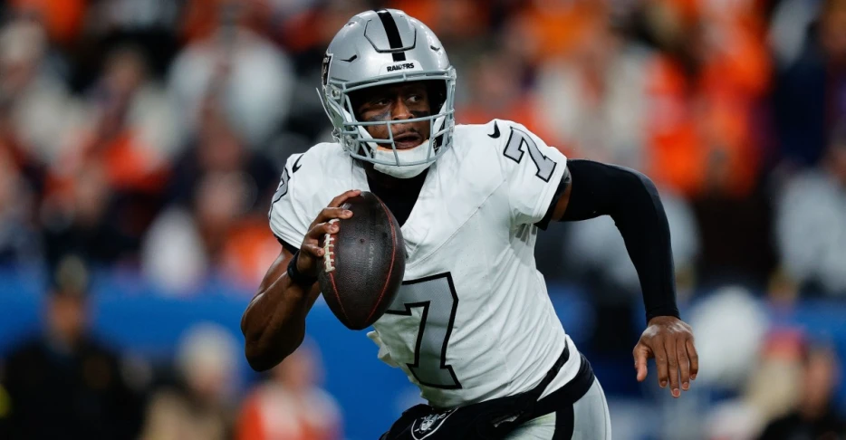 Las Vegas Raiders get good news about Geno Smith, Dylan Parham on injury report