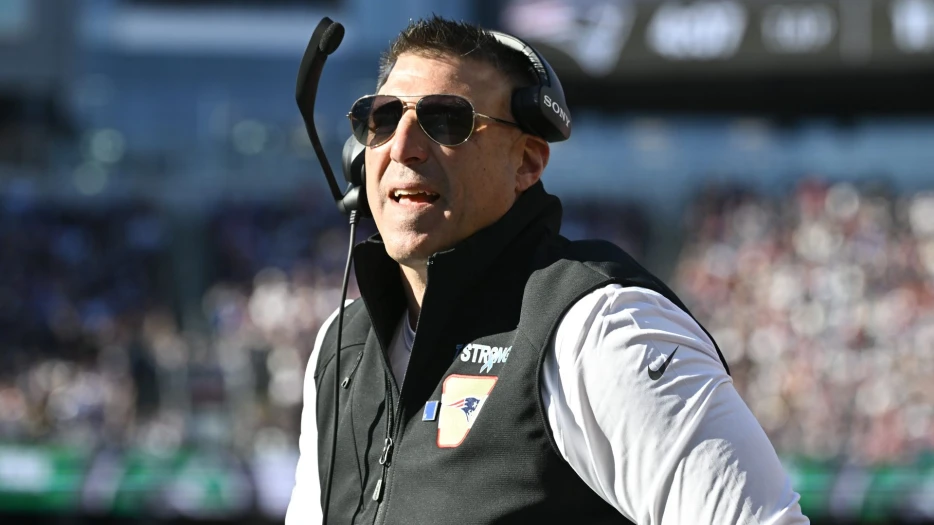 Mike Vrabel Explains Why Milton Williams Didn’t Return In Patriots Win