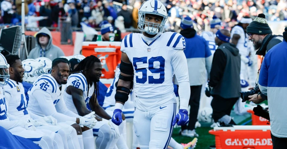 Browns elevate DT and newly acquired LB to active roster from practice squad