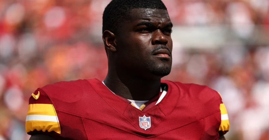 Las Vegas Raiders add former 1st-round pick to 53-man roster