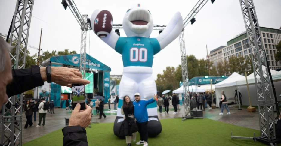 Previewing Commanders/Dolphins international matchup – The Splash Zone 11/15/25