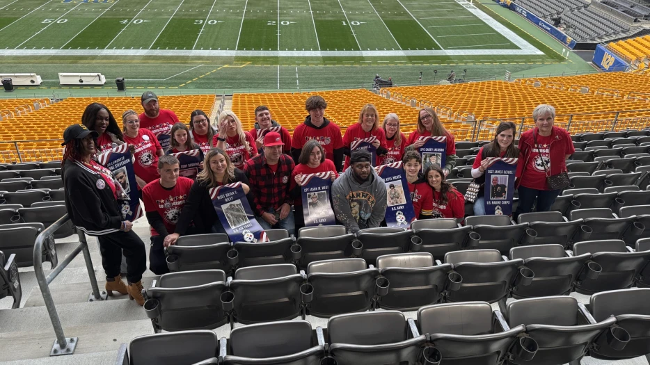 Steelers LB Patrick Queen Honors Gold Star Families for Salute to Service