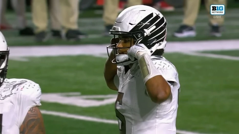 Steelers Send Scout To Check Out Top 2026 QB Prospect