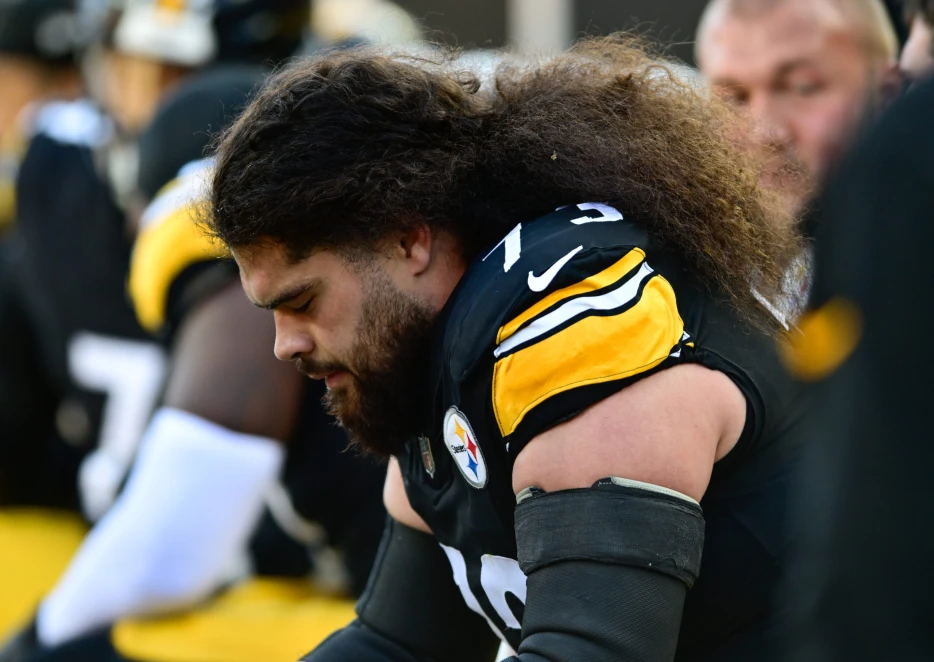 Steelers Starting Offensive Lineman Could Be Out vs. Bengals