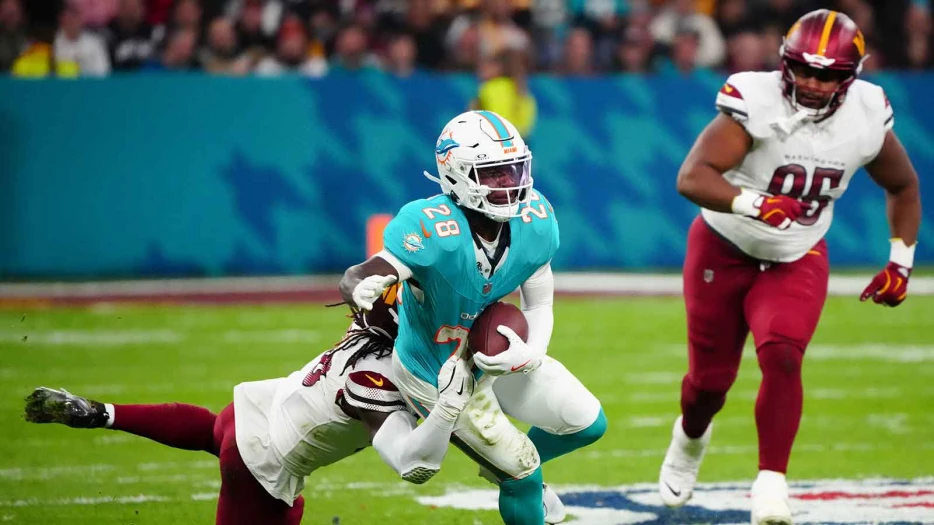 Dolphins’ De’Von Achane explains 4th-quarter injury scare vs. Commanders