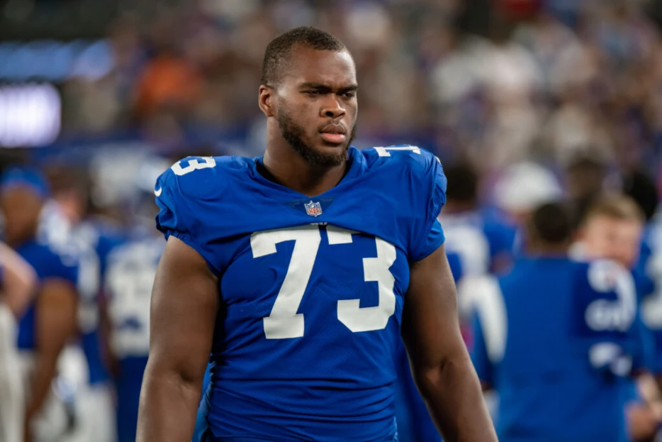 Giants Place OL Evan Neal On IR