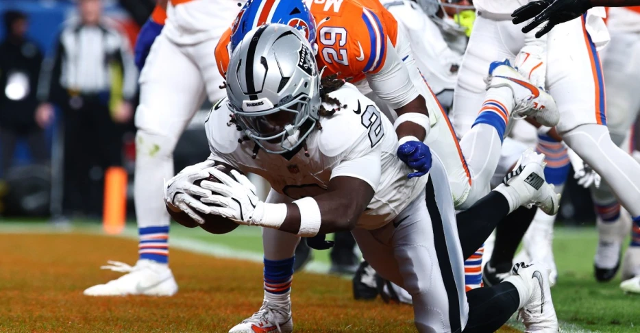 Las Vegas Raiders fans lose confidence before Week 11