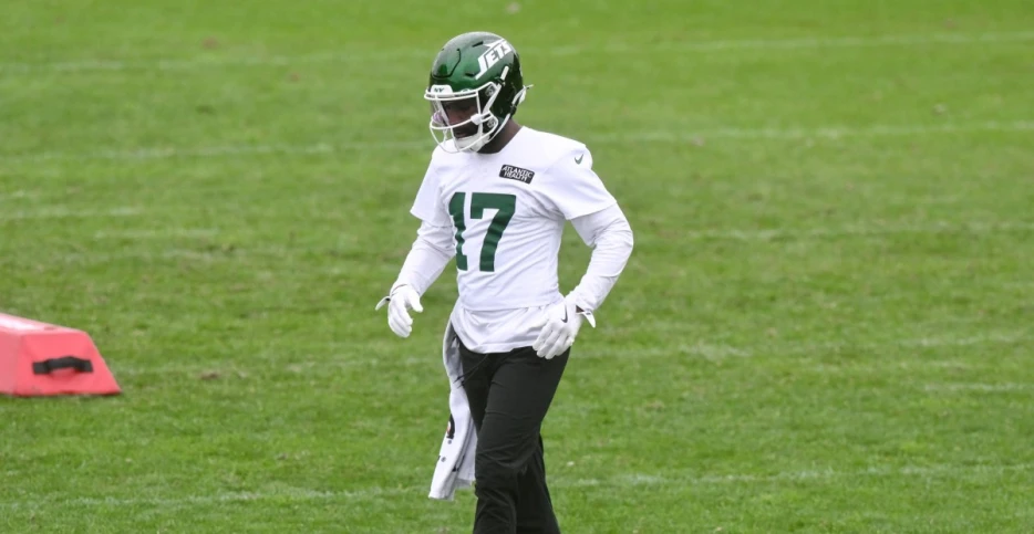NY Jets CB Kris Boyd shot; in critical but stable condition