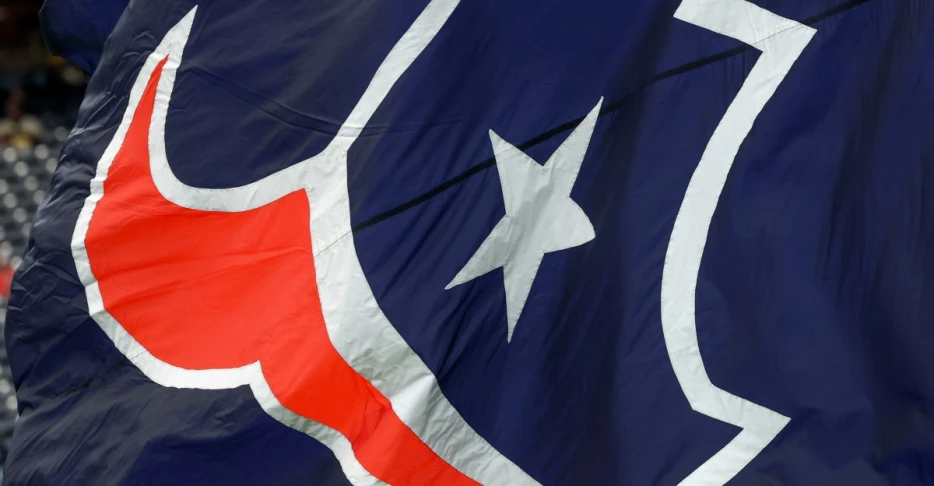 Texans win a nail biter in Music City